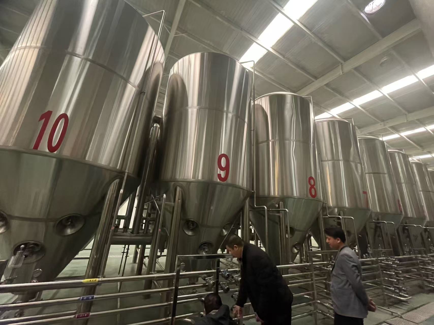 城固精酿啤酒设备厂—平面布置、设备设计、制造、调试、培训等一条龙服务